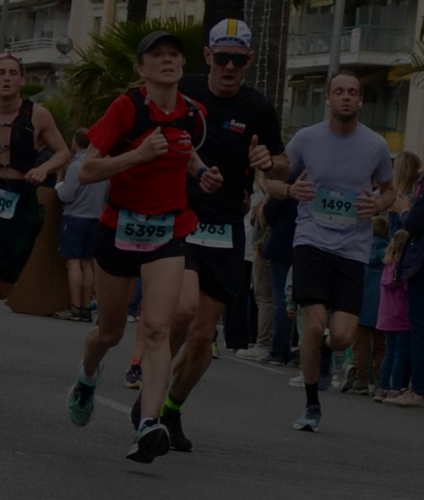 1h44, comme en 2005 : Adeline prouve que la forme dure avec la méthode ! - Christophe LLAMAS Coaching