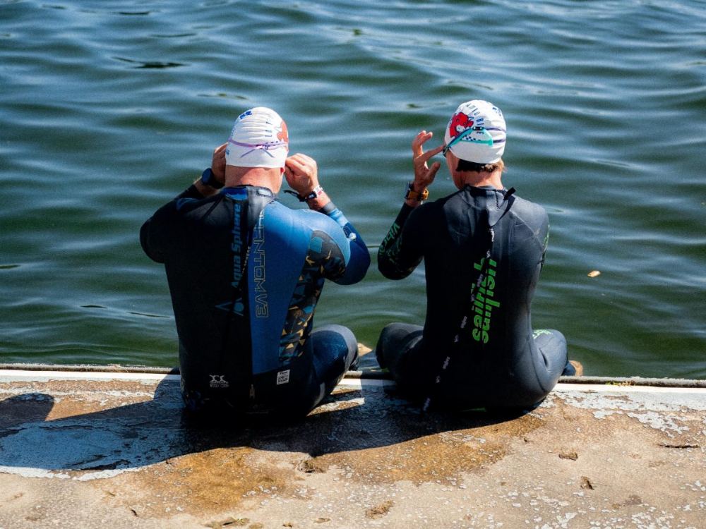 Nageurs avant une course ironman